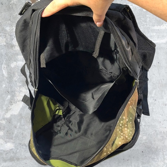 Green Camouflage Backpack Camo - Picture 8 of 16